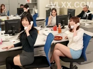 Biết em nhân viên đã có tình nhân, quản lý chuốc say để nhét cây gậy to vào