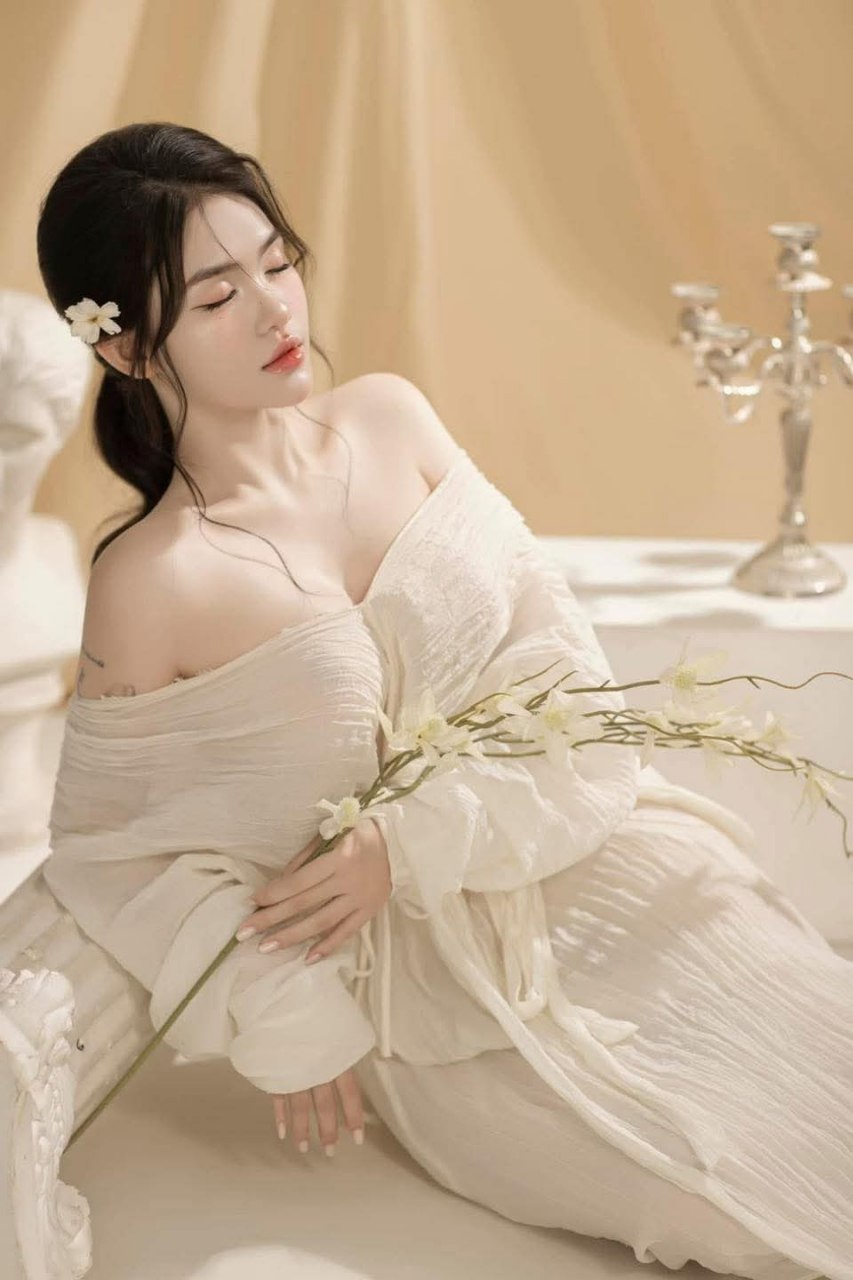 Phệt đĩ mũm mĩm đít to ngọt nước